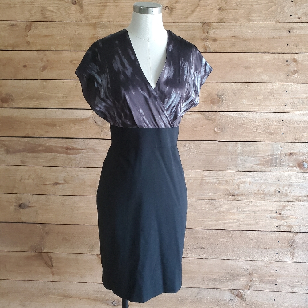 🔥🔥Banana Republic Monogram Surplice Sheath Dress Size 4 Silk
